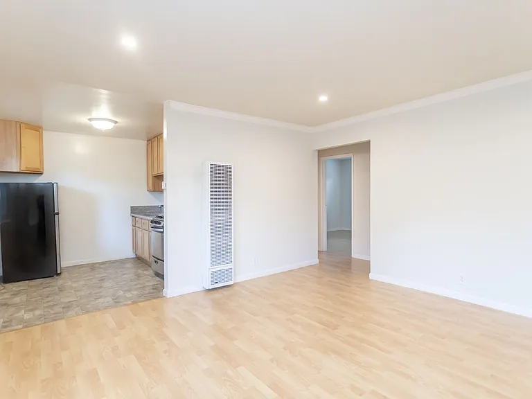 24 Linda Ave — Photo 2