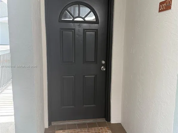 6276 NW 186th St APT 207, Hialeah, FL 33015