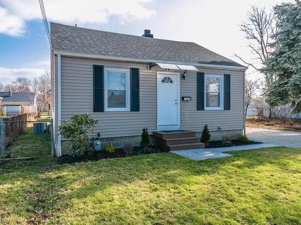 1305 E 348th St, Eastlake, OH 44095