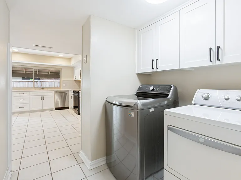 3401 High Plateau Dr — Photo 2