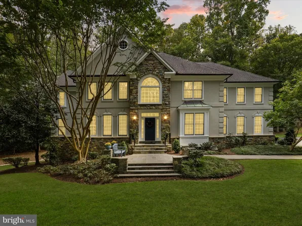 7211 Twelve Oaks Dr, Fairfax Station, VA 22039