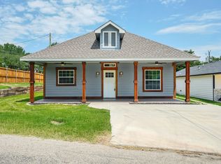 800 Crow Ct, Granbury, TX 76048