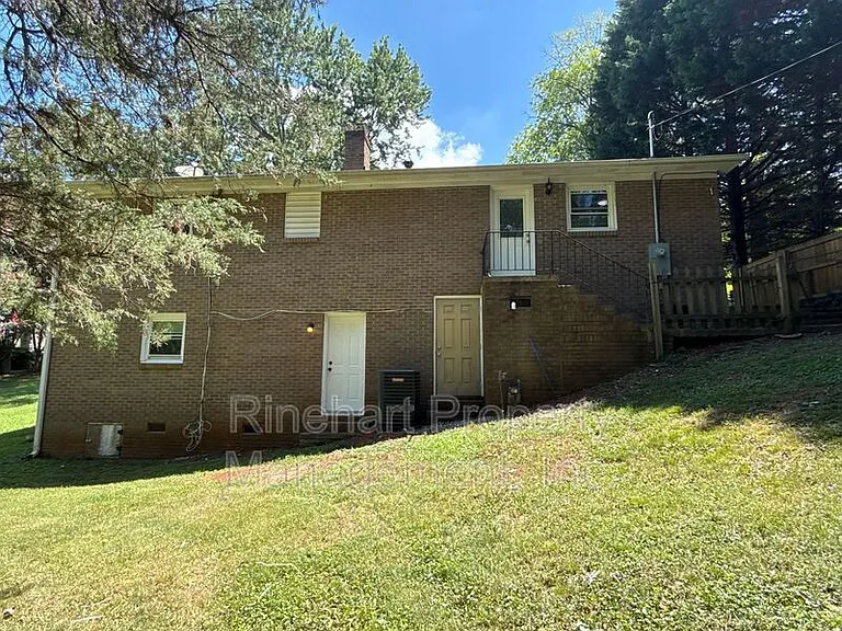 645 Greenbriar Ave — Photo 23