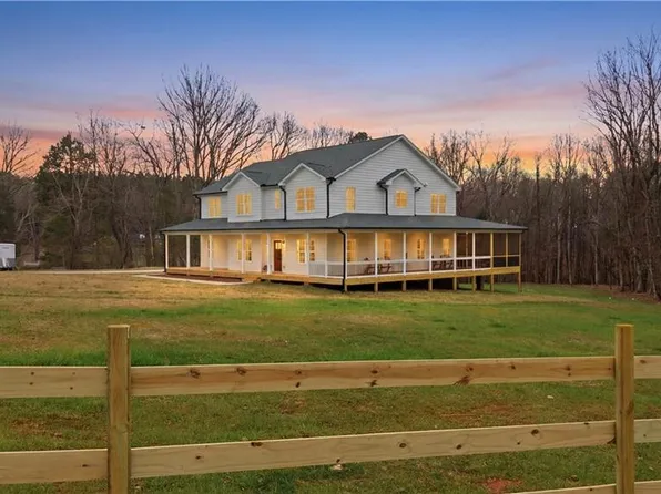 1140 Shelton Rd, Yadkinville, NC 27055