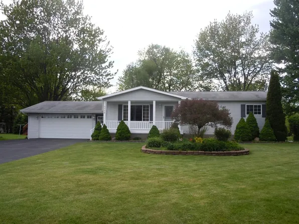 5446 Robin Dr, Grand Blanc, MI 48439