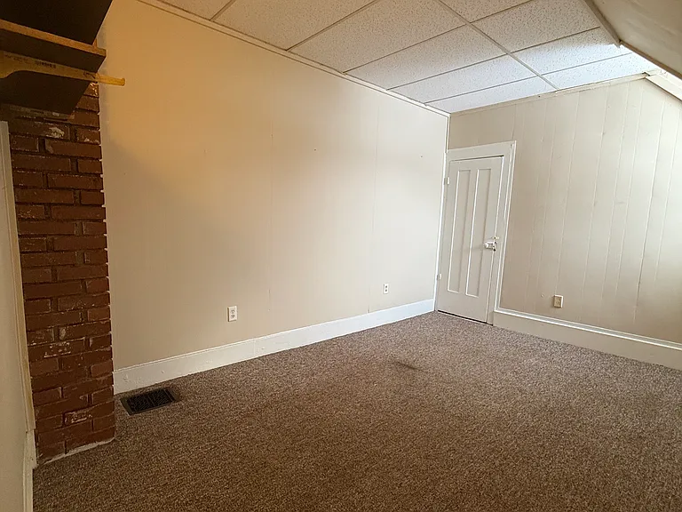 520 N Water St — Photo 24