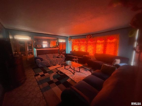 3rd image of 2401 21st Ave