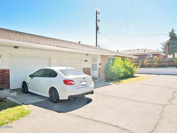 3rd image of 998 Roberts St