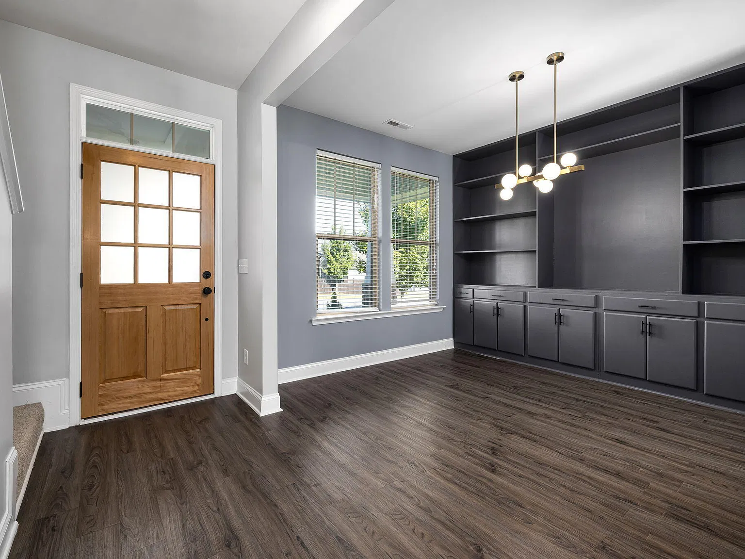 3 bed, 2.5 bath, 2412 sqft, $2,695 — Photo 3