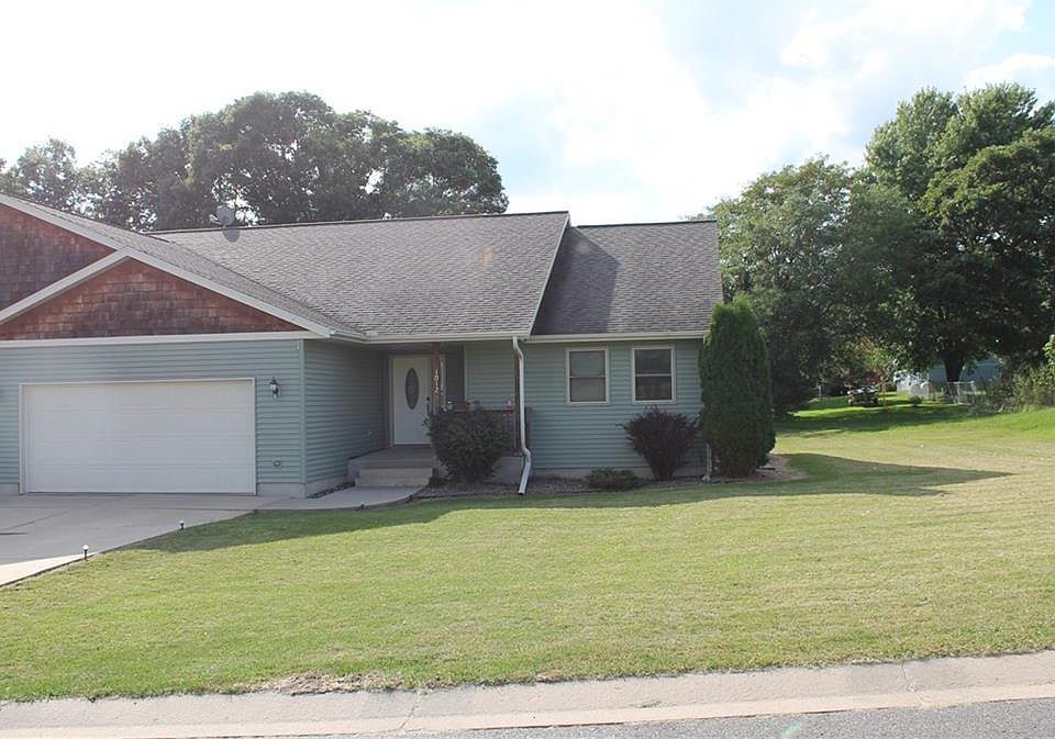 1st image of 1012 Spruce St