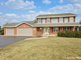 814 Suzanne Ln, Spring Grove, IL 60081