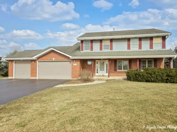814 Suzanne Ln, Spring Grove, IL 60081
