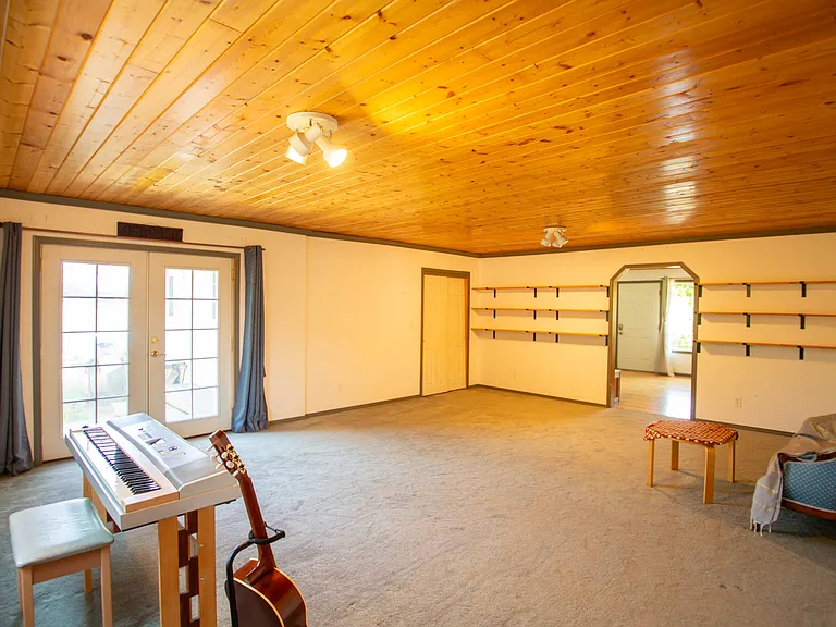 1281 E Anderson Rd — Photo 22