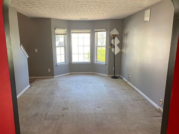 5th image of 915 Laurel Cove Dr