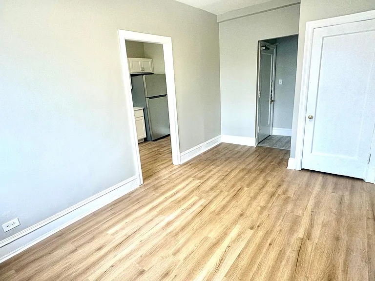 Elizabeth Manor — Photo 28