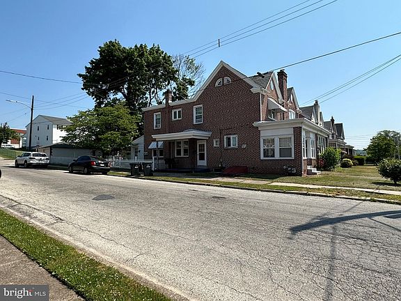 3rd image of 477 Emmett St