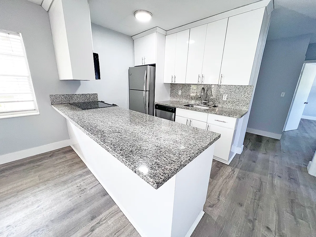 312 Northeast 15th Avenue — Photo 4