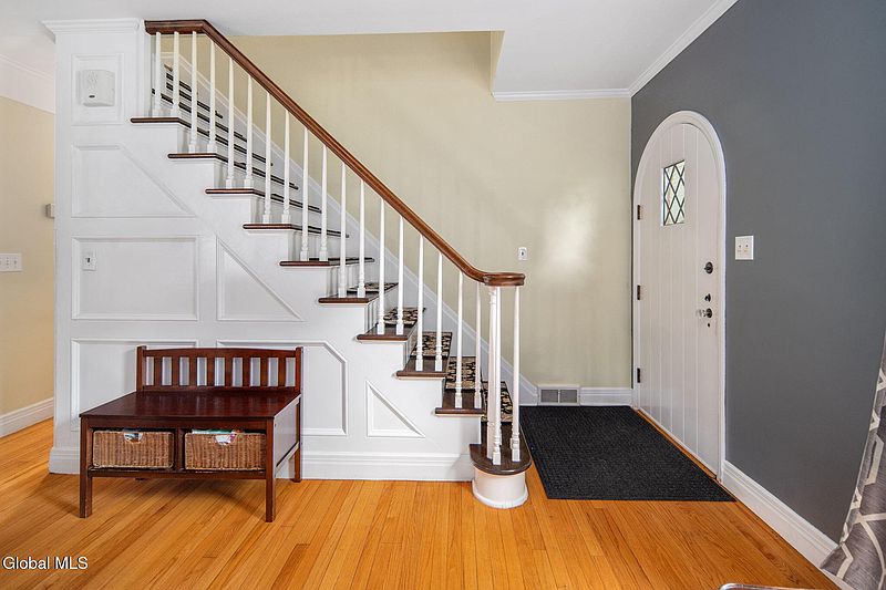 5th image of 260 Consaul Road
