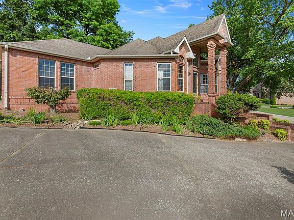 2nd image of 2204 Crown Point Dr