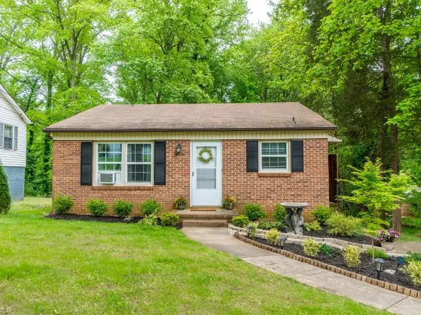 330 Tipperary Ln, Winston Salem, NC 27104