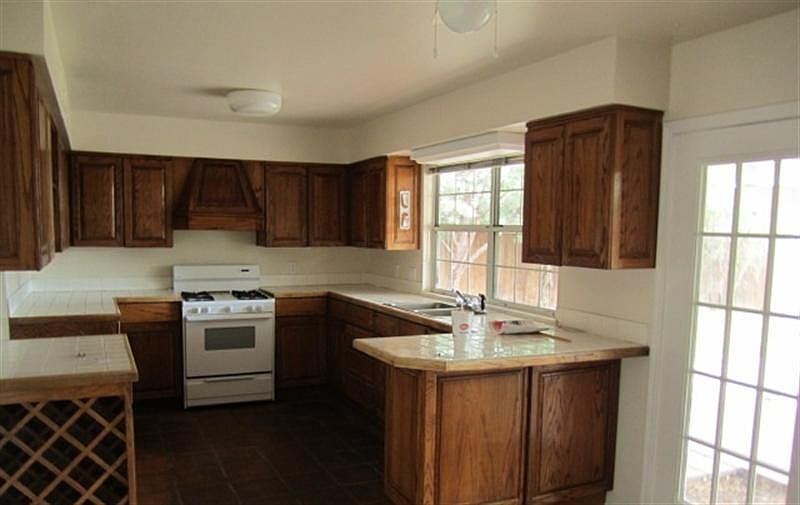2nd image of 311 Baldwin Ave