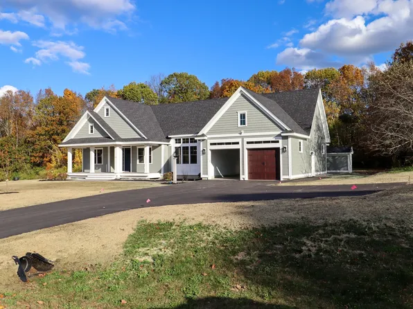 10 Tilton Drive, Stratham, NH 03885