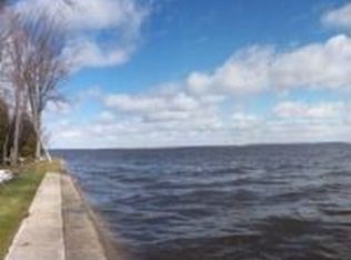 1232 Shoreline Dr, Houghton Lake, MI 48629