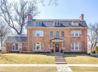 27 Beverly Rd, Grosse Pointe Farms, MI 48236