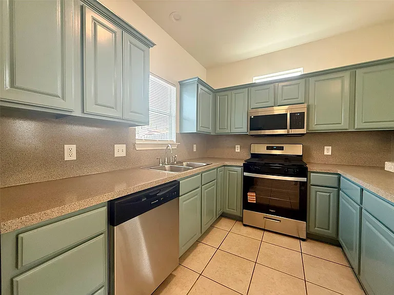 6916 Meador Ave #B — Photo 5