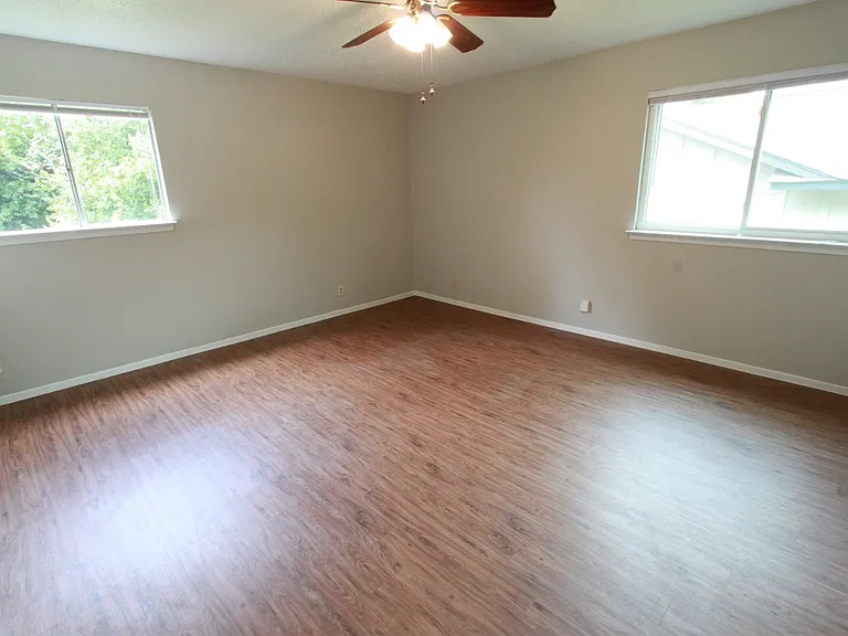6606 Betty Cook Dr — Photo 31