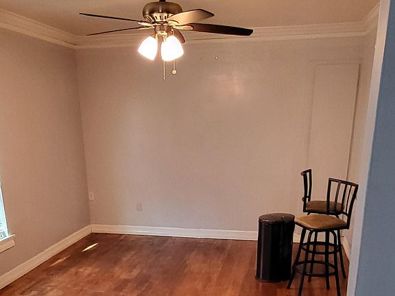 4th image of 3841 Wentworth St