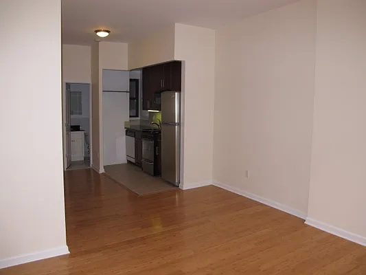 Rented by Metropolis Real Estate of Manhattan | media 24