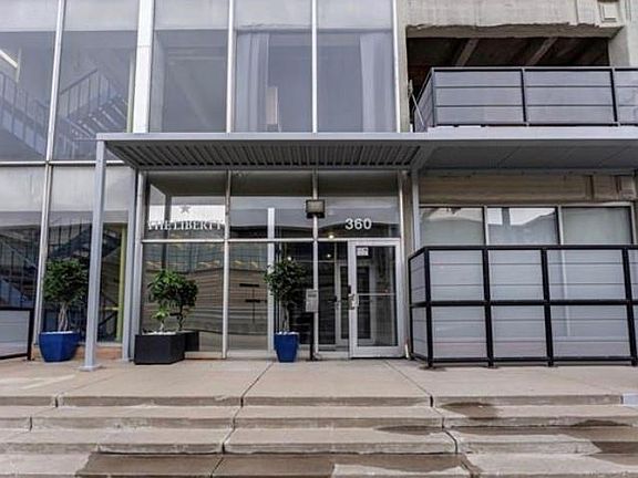 4th image of 360 W Pershing Rd APT 250