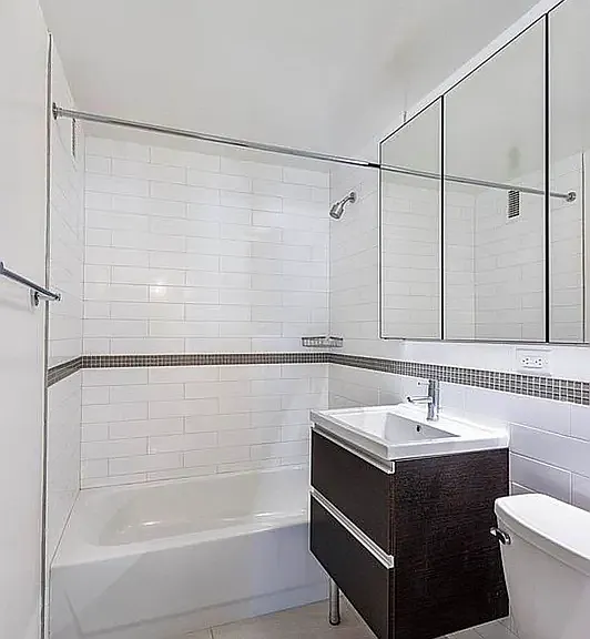 360 W 34th St #4L — Photo 4
