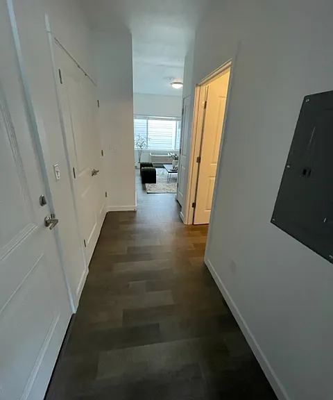 Lombard Apartments — Photo 23