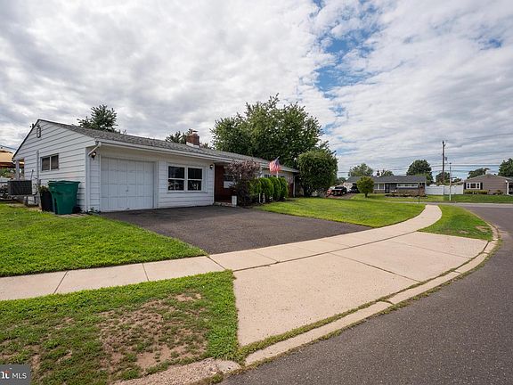 3rd image of 35 Spiral Ln
