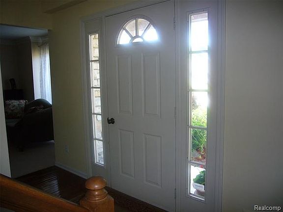 3rd image of 43511 Revere Dr