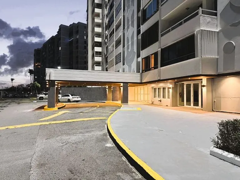 3 Avenida Laguna Gardens Gdn #10J — Photo 14