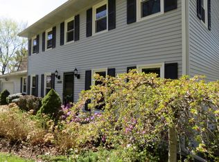 15688 Longview Ln, Spring Lake, MI 49456