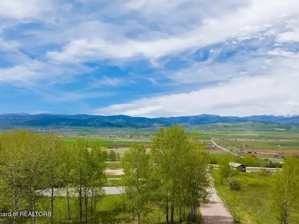 60 Blue Dog Rd, Etna, WY 83118