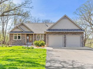 684 Cottage Ln, Hudson, WI 54016