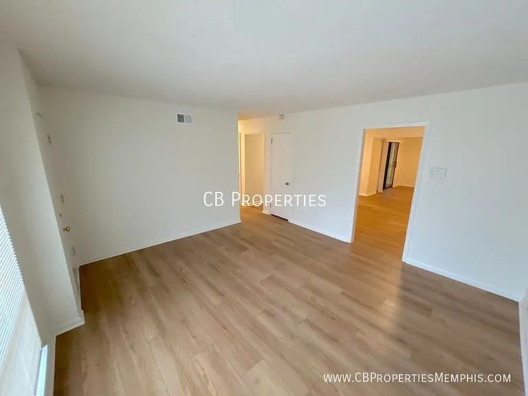 1885 Dessa Dr — Photo 7