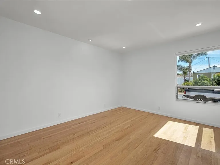 8447 Kittyhawk Ave — Photo 4