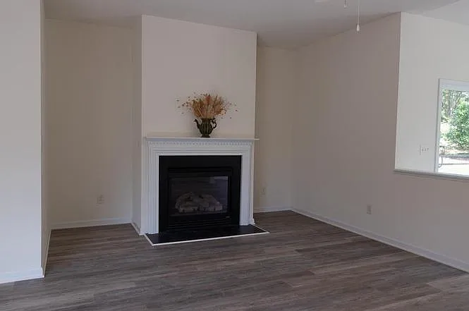 2 bed, 1681 sqft, $2,600 — Photo 3