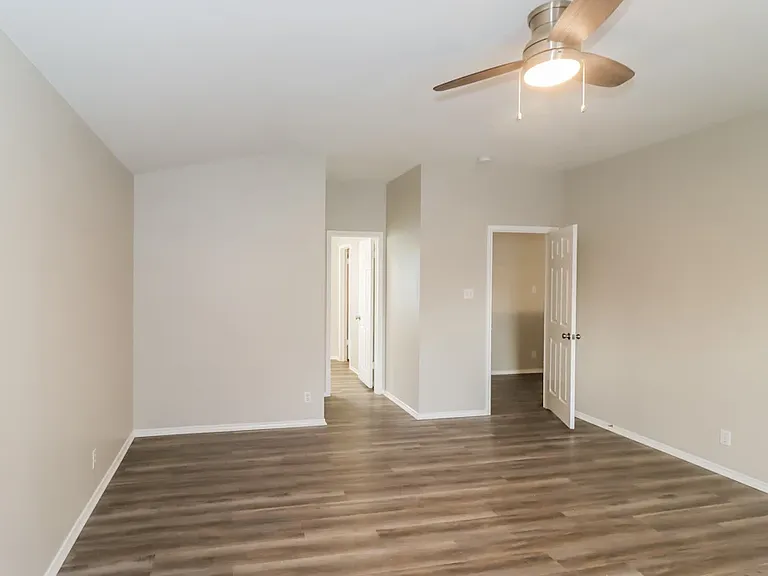 1626 Abbey Ln — Photo 6