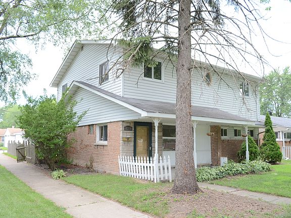 3rd image of 17256 Lorenz Ave