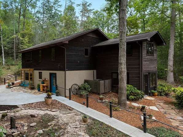 930 Sencebaugh Dr, Sevierville, TN 37876