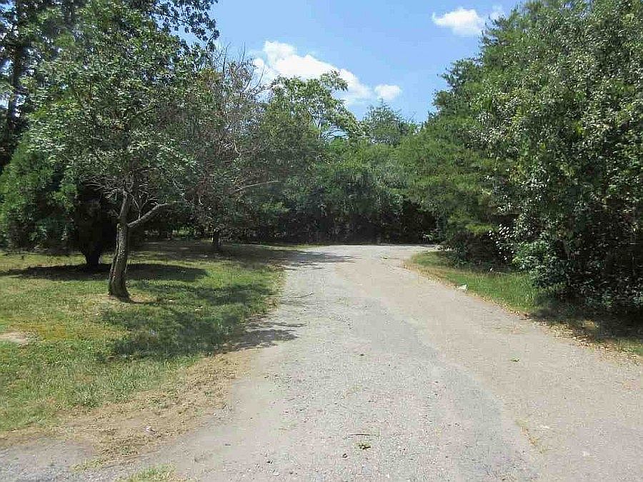 2nd image of 9011 Smiths Bend Rd
