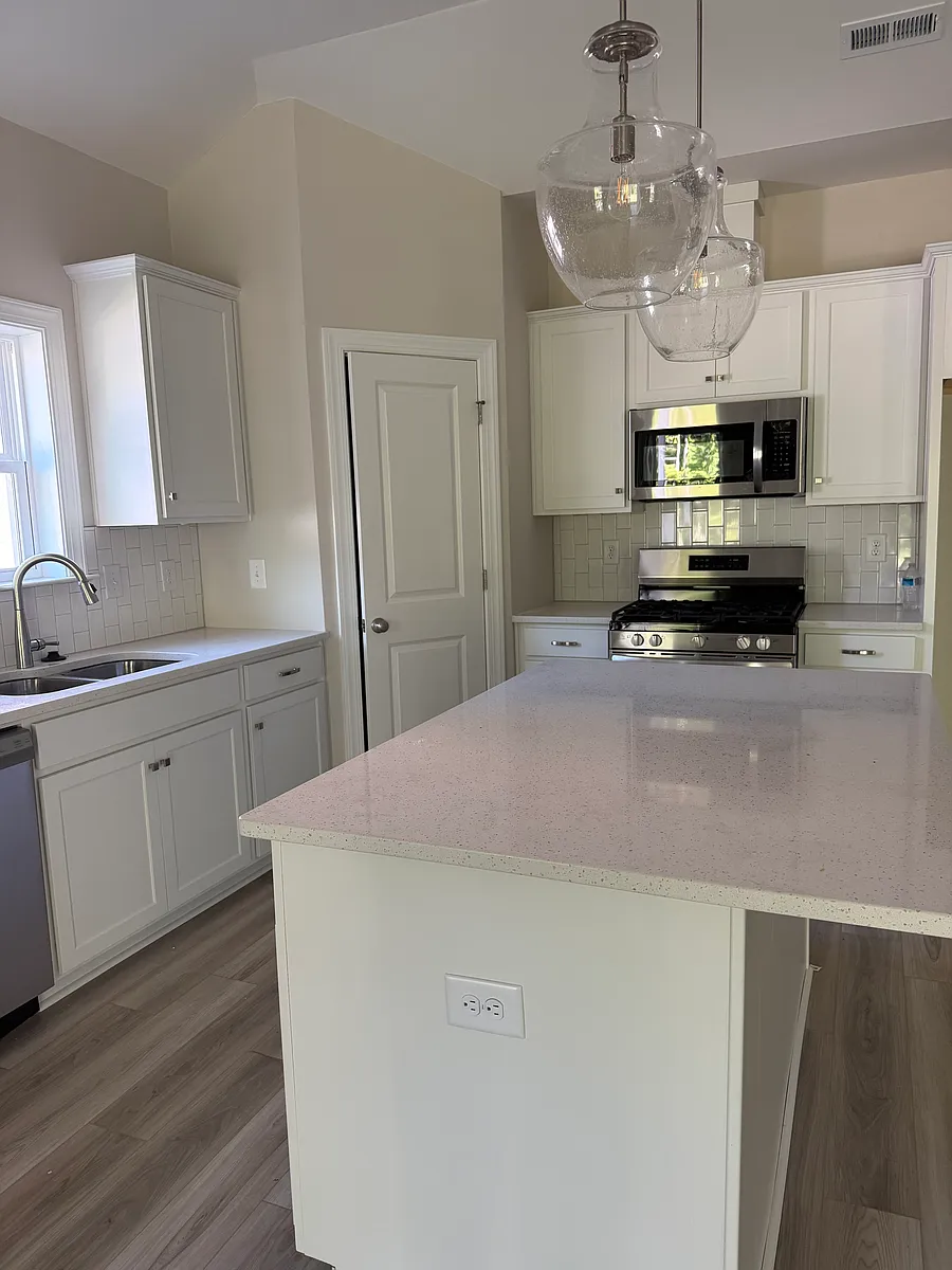 Building Photo - Longmeadow Rdg