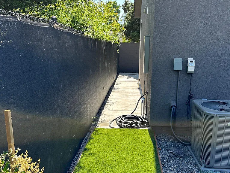 1845 N Screenland Dr — Photo 32